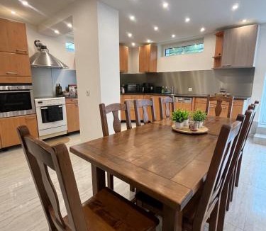 Ambilly Apartment | Studio terrasse et parking, Tram direct Genève