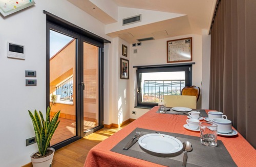 Furci Siculo House | Studio 'The Amphora Lodging' with Sea View, Wi-Fi and Air Conditioning