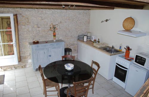Plumont Apartment | Studio 'the hedgehog' in a renovated farmhouse, between Dole and Besançon