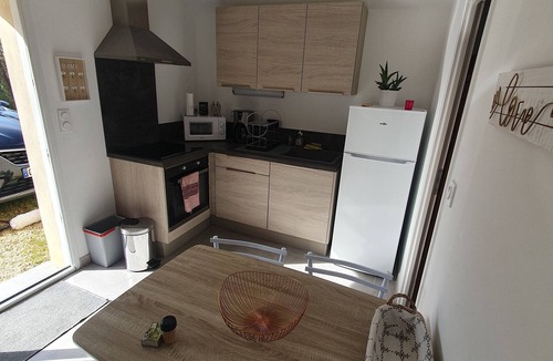 Mornas Apartment | Studio Tout Confort