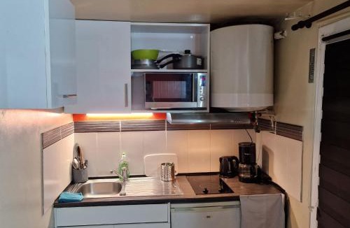 Porte-Saint-Martin Apartment | Studio très calme