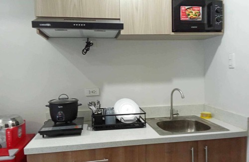 Lahug Condo | Studio-type condo in the heart of Banilad Cebu City w/AC, WiFi and Pool Access