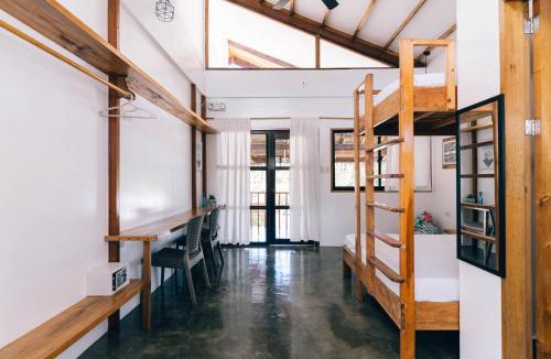 General Luna Apartment | Studio Unit, 2 min to Beach, Life's a Beach Malinao