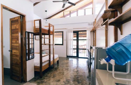 General Luna Apartment | Studio Unit, 2 min to Beach, Life's a Beach Malinao