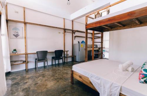 General Luna Apartment | Studio Unit, 2 min to Beach, Life's a Beach Malinao
