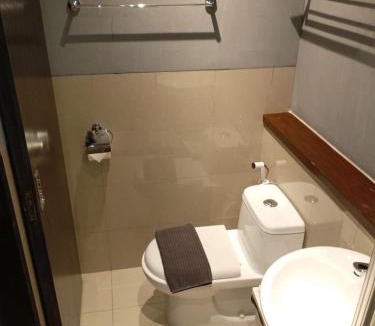 Legazpi Village Apartment | Studio Unit at The Beacon Makati