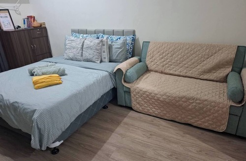 Lahug Condo | Studio Unit with Balcony + City & Mountain Views + Fast WiFi | Near IT Park