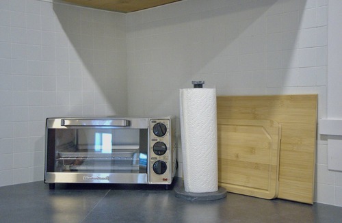 Victoria Apartment | Studio Verde - Cozy modern studio close to local amenities and downtown!