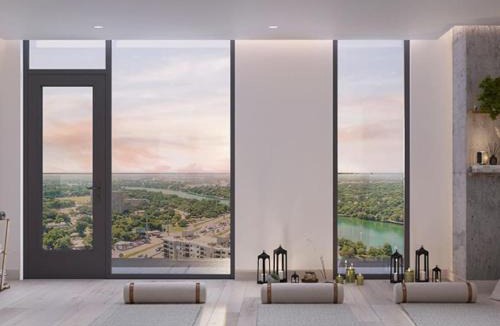 Rainey Street Historic District Apartment | Studio + Views +Rooftop pool |Rainey St
