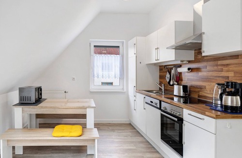 Petersberg Apartment | Studio 'Vorder Rhön Haus 21a' with Wi-Fi
