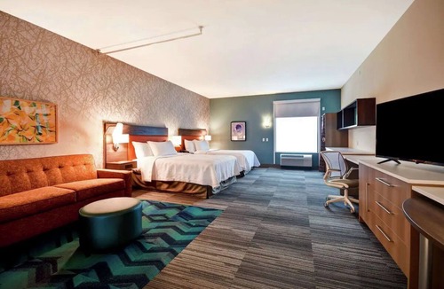 Mechanicsburg Hotel | Studio w/2 Queens Getaway | Kitchenette, Pool & Nearby Dining + Free Breakfast