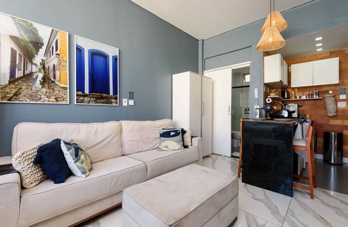 Copacabana House | Studio w/AC | Blue & Quiet 5 min Beach