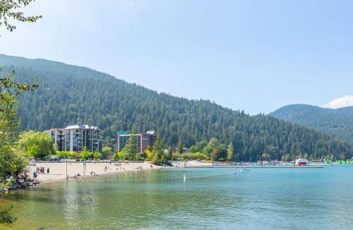 Harrison Hot Springs Apartment | Studio w Balcony with Smart TV and 2 Min Walk to Lake