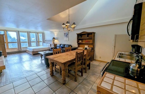 Mountain House Condo | Studio w/Full-Size Kitchen, Snake River Walks