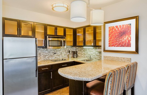 Bismarck Apartment | Studio with a Walk-In Closet Near Downtown | Free Daily Breakfast + Indoor Pool