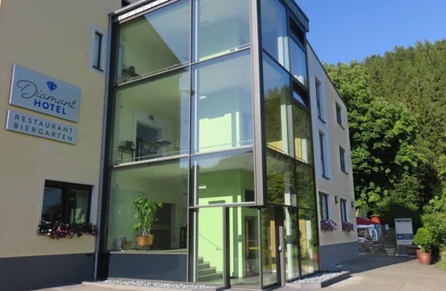 Idar-Oberstein House | Studio with balcony, shower and bathtub, WC - Diamanthotel Idar-Oberstein