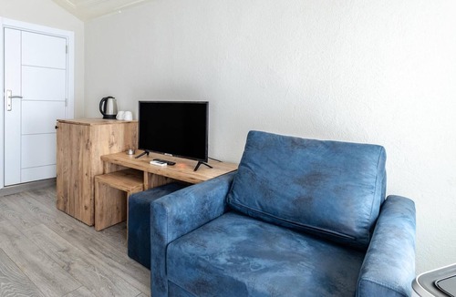 Rasimpasa House | Studio with Balcony Backyard 6 min to Bull Statue