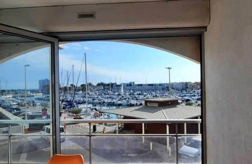 Carnon-Plage Apartment | Studio With Balcony Facing The Port