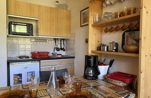 Montgenevre Apartment | Studio with balcony in Montgenèvre, pets allowed