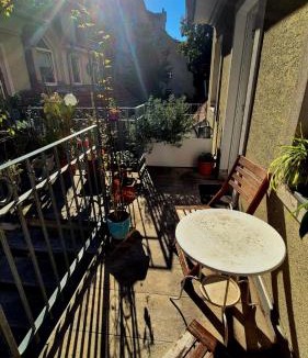 Neubau Apartment | Studio with balcony, In center, AC