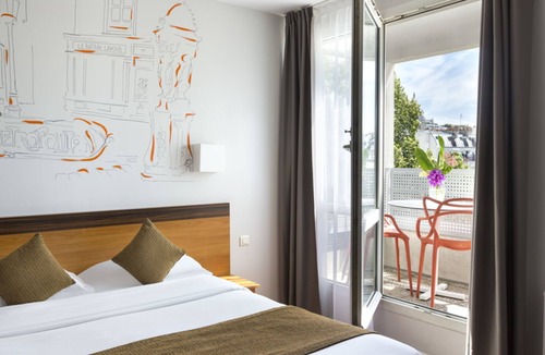 Montmartre Apartment | Studio With Balcony In The Heart Of Montmartre