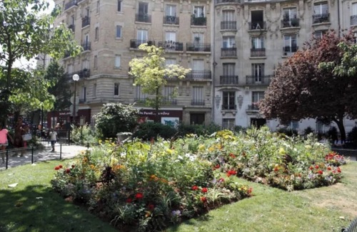 18th Arrondissement Apartment | Studio with Balcony - Montmartre