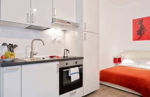 Santo Stefano Apartment | Studio with balcony near Giardini Margherita
