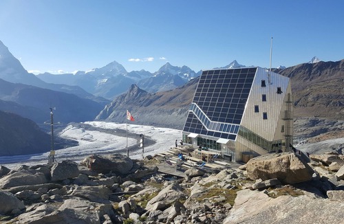 Zermatt Apartment | Studio with balcony, top location.