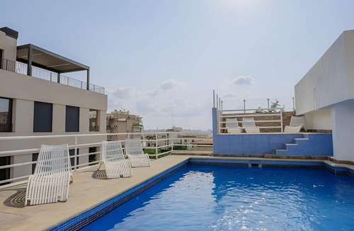 Son Armadams Apartment | Studio with Castle Views + Rooftop Pool Access - Discover Palma de Mallorca