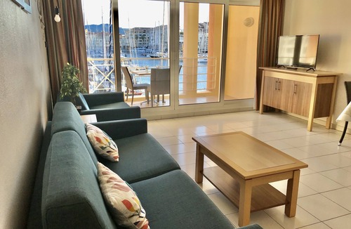 Frejus Port Apartment | Studio with exceptional view of Port Frejus, swimming pool, parking, direct beach access