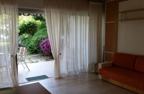 La Croix des Gardes Apartment | Studio with gardens, swimming pool and tennis