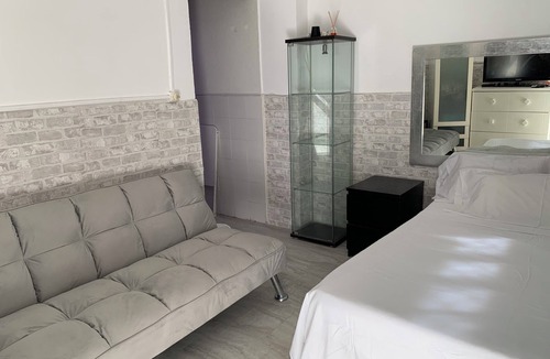 Vista Alegre Apartment | Studio with independent entrance in Madrid