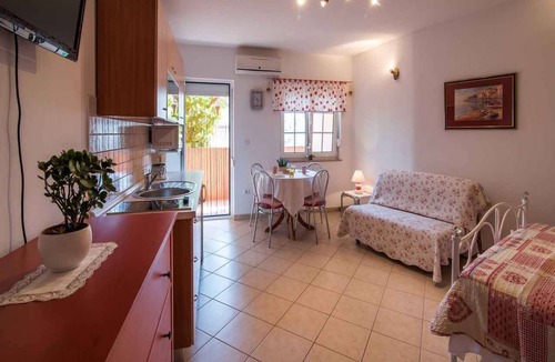 Vrbnik Apartment | Studio with internet access, near the sea