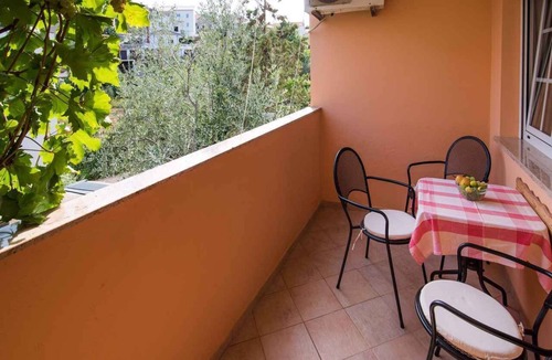 Vrbnik Apartment | Studio with internet access, near the sea