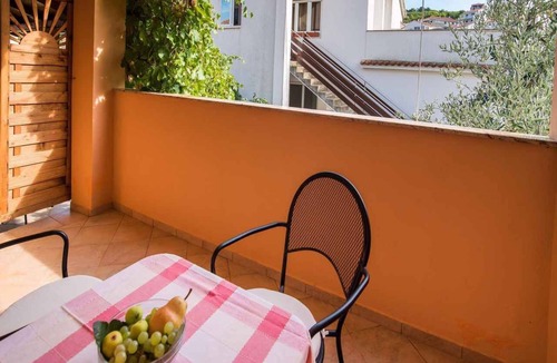 Vrbnik Apartment | Studio with internet access, near the sea
