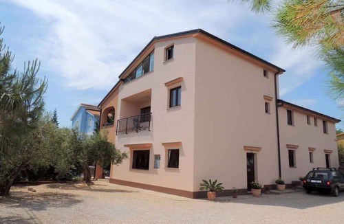 Brzac Apartment | Studio with internet access