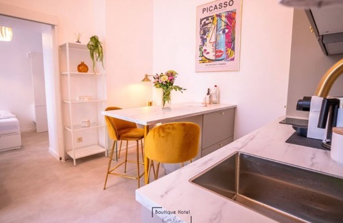 Wilmersdorf Apartment | Studio with Kitchen in Boutique Hotel