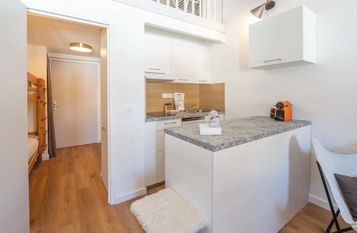Eclose-Ouest Apartment | Studio with mezzanine in Alpe d'Huez, ski-in access
