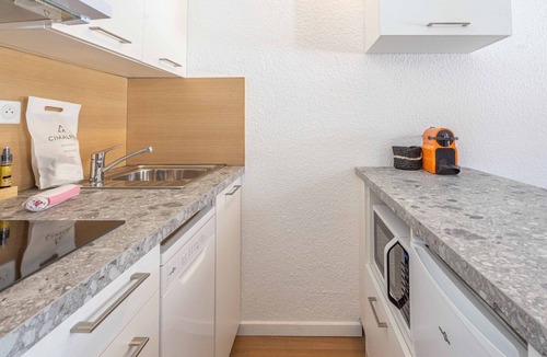 Eclose-Ouest Apartment | Studio with mezzanine in Alpe d'Huez, ski-in access