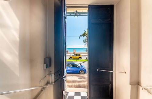 Menton Apartment | Studio with mezzanine, sea view, Wi-Fi, near beach
