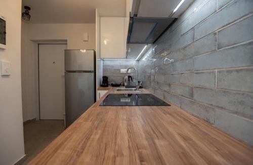 Ampelokipoi Apartment | Studio with panoramic Athens view
