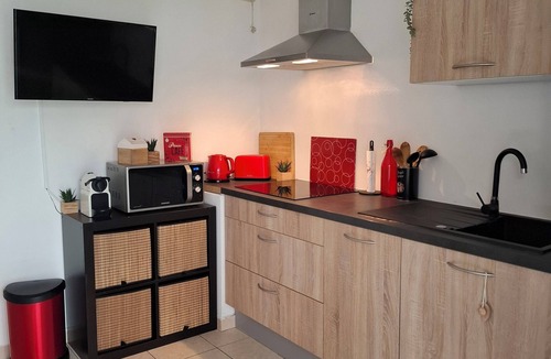 Antibes Old Town Apartment | STUDIO WITH PARKING AND SMALL GARDEN NEAR OLD ANTIBES