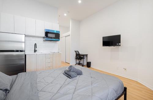 Montreal Apartment | Studio with Parking