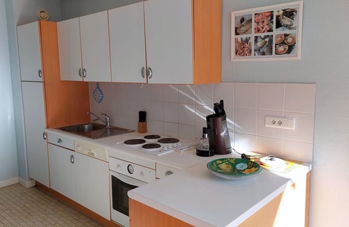 Benodet Apartment | Studio with partial sea views in the popular seaside resort of Benodet