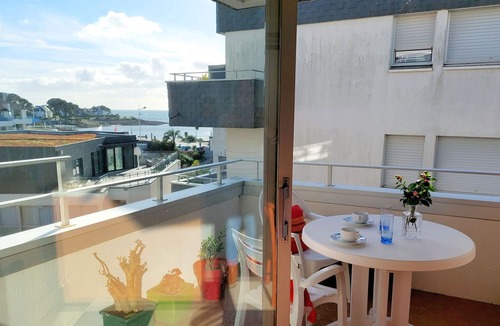 Benodet Apartment | Studio with partial sea views in the popular seaside resort of Benodet