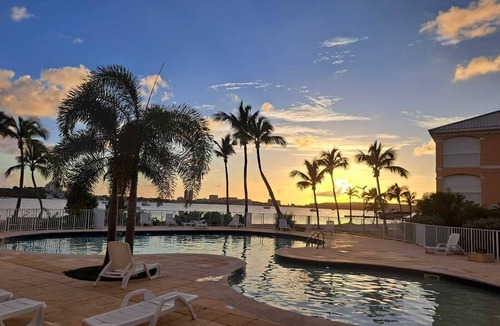 Nettle Bay Apartment | Studio with pool and lagoon view, 2/4 persons
