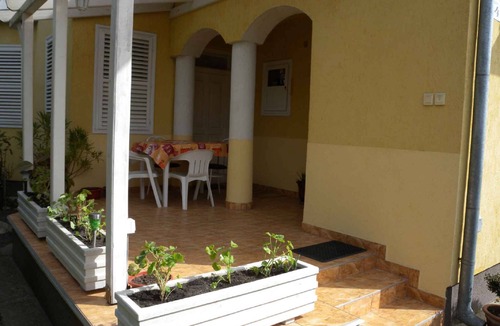 Keszthely Apartment | Studio with pool complex and air conditioning