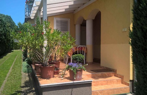 Keszthely Apartment | Studio with pool complex and air conditioning