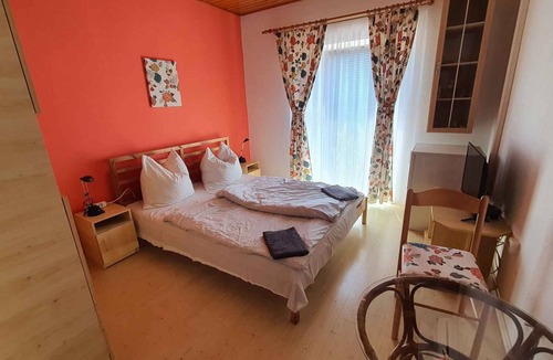 Siofok House | Studio with pool, internet and air conditioning