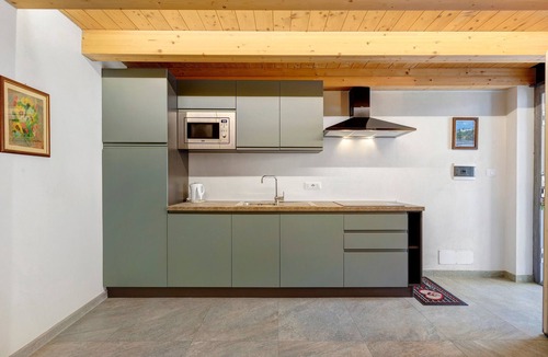 Morgex Apartment | Studio with Private Parking, Shared Garden, and Walk-in Closet